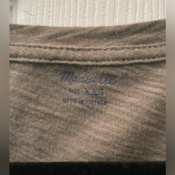Madewell Whisper Cotton V-Neck Pocket Tee - Picture 3 of 3